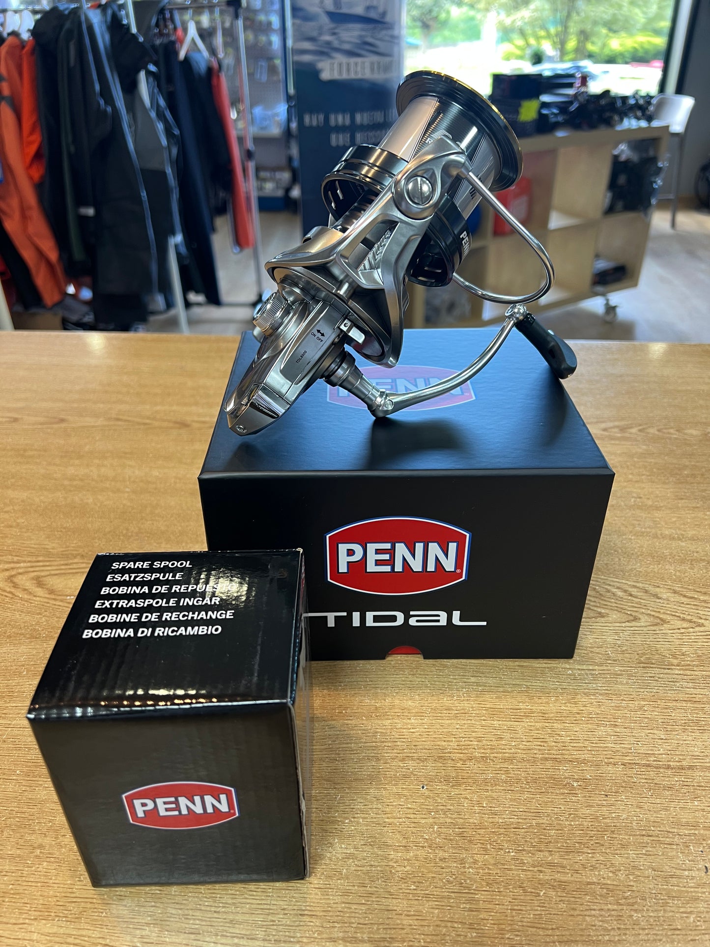 Tidal 8000 Longcast Penn + bobina extra